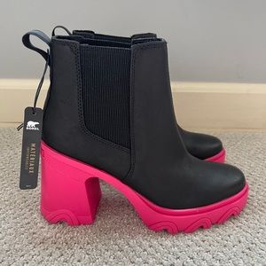 Sorel Brex Heel Chelsea Boot size 7.5